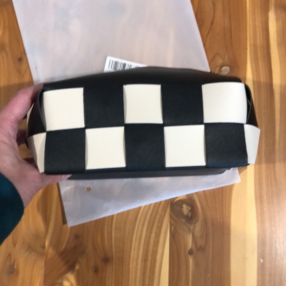 Tissue holder - Picture 4 of 6